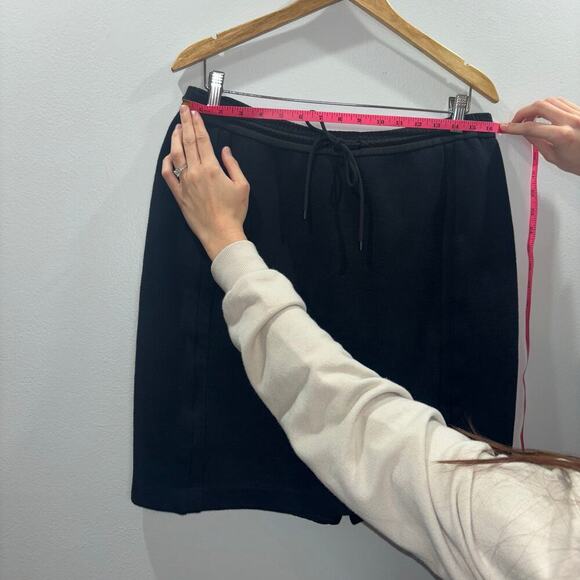VINCE. XO Barney’s New York Black Stretch Drawstring Pull- On Skirt Size Large - Picture 11 of 13